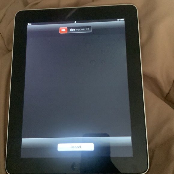 iPad - Picture 3 of 3